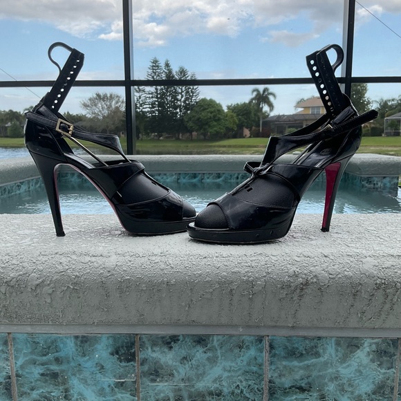 Authentic Gianni Versace heels - Picture 1 of 10